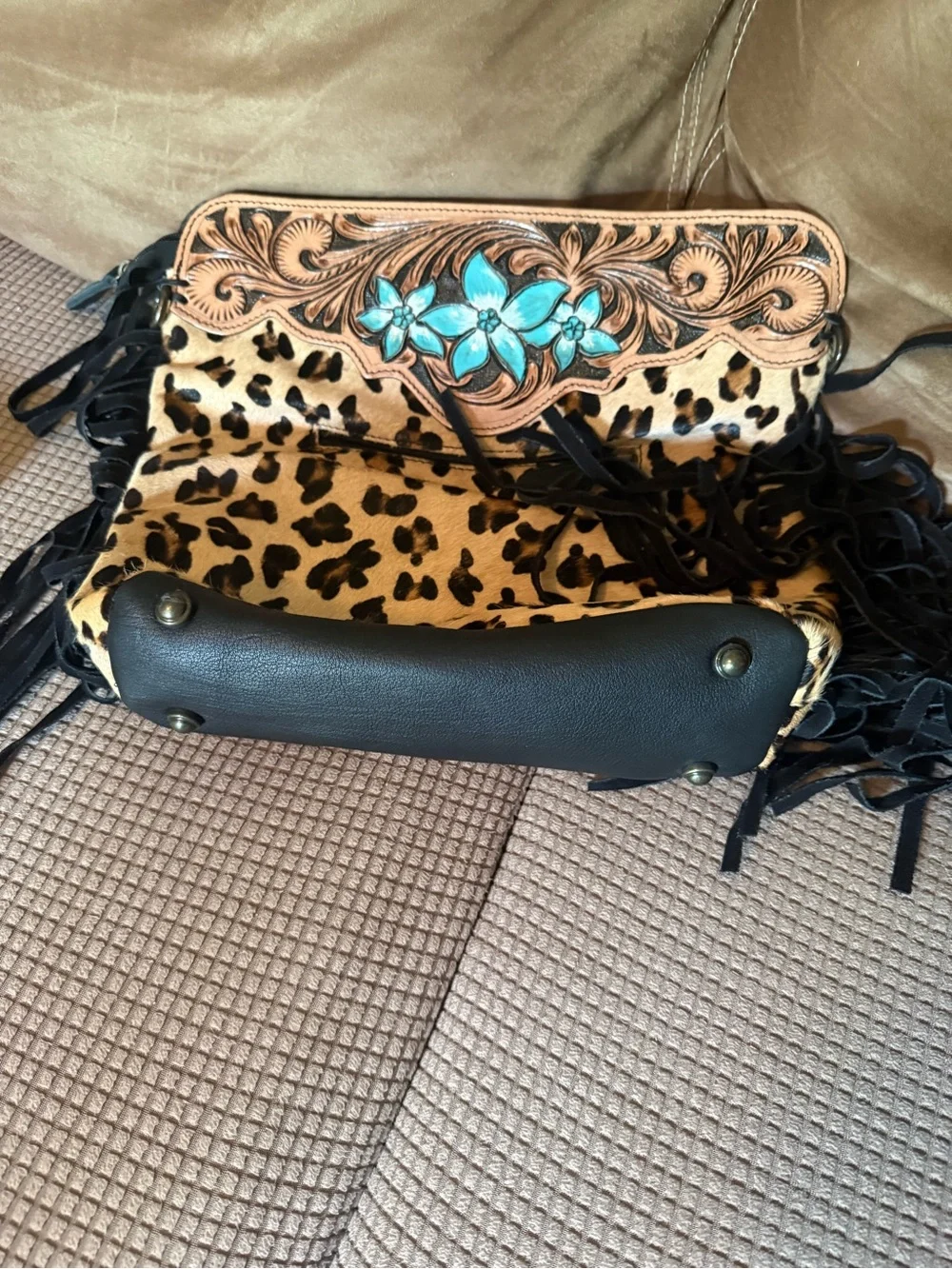 Leopard Print Shoulder/Crossbody Bag with Turquoise Tooled Floral Accent - Picture 3 of 6
